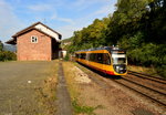 AVG Triebwagen 928 verlässt als S41 nach Heilbronn gerade Neckarzimmern.11.10.2016