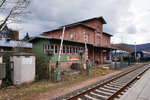 Blick auf das Bahnhofsgebäude von Amorbach, am 23.3.2016.