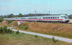 Ein IC von Karlsruhe nach Nürnberg am 25.9.05 kurz vor dem Bahnhof Dombühl.