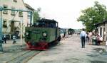 Jagsttalbahn__Lok 99 4652 beim Wasserfassen in der Station Westernhausen. Ein zweiter Dampfzug im Hintergrund...__17-05-1986