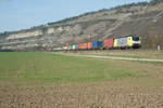 ES64 F4-202 mit einem Containerzug bei Thüngersheim Richtung Würzburg, 16.03.2017