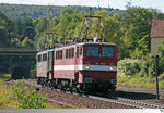 Die zwei 'Holzroller'# 142 110-6 und # 142 145-2 der Erfurter Bahnservice durchfuhren am Morgen des 17.