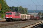 08. Oktober 2013, Lok 155 016 fährt mit einem gemischten Güterzug in Richtung Lichtenfels durch den Bahnhof Kronach.