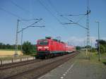 Die 143 068-5 fuhr am 7.7.10 mit der RB 16849 nach Lichtenfels in den Bahnhof Gundelsdorf ein.