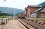 Der Blick nach Sden in Kaulsdorf am 15.9.95 zeigt, dass innerhalb von 3 Jahren alle Weichen im Bahnhof Kaulsdorf entfernt wurden. Die Schotterwste am linken Bildrand erinnert zudem daran, wo frher noch weitere Gleise lagen.