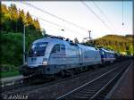 ES 64 U2-100 von Raildox mit Hupac-Werbung durcheilt mit 232 103 den Bahnhof Frtschendorf Richtung Norden am 18.5.2013 