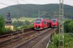 ET 442 Begegnung zwischen RB und RE am 05.07.2013 in Ludwigsstadt.