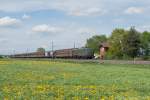 140 438 der Bayernbahn mit dem Henkelzug nach Wassertrüdingen am 08.05.2015 bei Triesdorf.