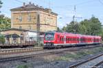 Als 440 041 am 4.9.15 in Marktbreit hielt, lag wieder das im Vordergrund sichtbare Gleis 4 im Bahnhof.