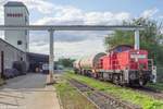 294 902 rangierte am 4.9.15 vor dem Turm der Fa.Engert auf der Mainländebahn.