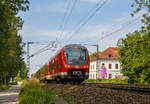
Der fünfteilige Alstom Coradia Continental 440 206-1 „Landau a. d. Isar (94 80 0440 206-1 D-DB) der DB Regio Bayern fährt am 17.06.2018, als „Donau-Isar-Express“ (RE München Hbf – Passau Hbf), von Freising weiter in Richtung Landshut.