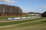 4010 031 war am 18. Februar 2024 bei Axdorf im Chiemgau in Richtung Rosenheim unterwegs.