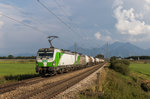 193 814 und 193 831 fahren mit einem Knickkesselzug bei Bernau in Richtung München, aufgenommen am 11.