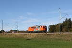 2143 046 auf dem Weg nach Wien am 28. Oktober 2023 bei Rückstetten.