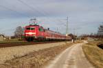 Die 111 005-5 und DB Waggons als Ersatzzug für Meridian bei Übersee am 03.01.2014