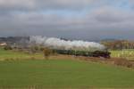 01 150 mit dem DPE 96 von Rosenheim nach Salzburg am 30. Oktober 2015 bei Bernau am Chiemsee.