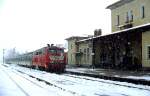 218 359-8 verlässt Ende November 1998 den Bahnhof Schliersee