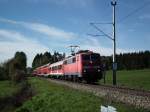 Am 16.10.2012 zieht 111 073 ihre Regionalbahn nach Mittenwald.