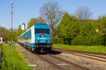 Nach einer langen Fahrt erreicht 223 072 den Bahndamm von Lindau. 30.4.17