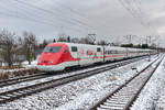 401 012 / 512 ist als ICE 596 auf dem Weg von München Hbf nach Berlin.