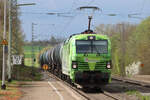 RheinCargo 192 033 ( Unterwegs mit Ökostrom ) mit Kesselwagen bei Adelschlag, 05.04.2024