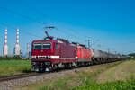 243 936 verlässt mit ihrer Schwesterlok den Bayernoil Werkbahnhof von Vohburg.