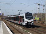 Am 26.03.17 konnte ich den Umleiter RE19 auf der Fahrt nach Düsseldorf in Düsseldorf-Rath aufnehmen. Dieser musste aufgrund von Gleisbauarbeiten umgeleitet werden.