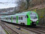 Der Elektrotriebzug 3429 007 bei der Abfahrt vom Hauptbahnhof Wuppertal. (Februar 2021)