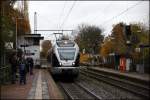 ET22006 erreicht auf dem Weg nach Bochum den Haltepunkt Bochum-Riemke.