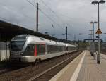 ET 22 006 und 23 005 (2 und 3 teiliger FLIRT) der Abellio Rail NRW als RE 16 (Ruhr-Sieg-Express) nach Essen, fährt am 18.09.2011 in den Bf Kreuztal.