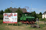 Im Ortskern von Monheim steht die ehemalige BSM-Lok 15 als Denkmal ausgestellt.
Aufgenommen am 18. Juli 2010.