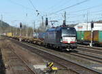 boxXpress.de 193 609 mit Containerwagen Richtung Fulda, am 11.04.2022 in Bad Hersfeld.