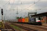 MRCE 182 515/ES 64 U2-015 BoxXpress mit einem Containerzug am 07.08.2014 in Bremen Hbf. 