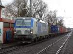 BoxXpress 193 842 am 04.04.15 in Maintal Ost mit Containerzug 
