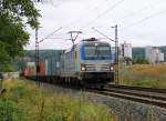 193 880 mit Containerzug in Fahrtrichtung Süden. Aufgenommen am 10.07.2014 bei Karlstadt.