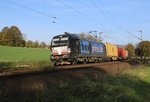 193 851 mit Containerzug in Fahrtrichtung Süden. Aufgenommen am 23.10.2014 bei Niederhone.