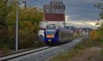 Herbstliche Stimmung auf der neuen Bahnstrecke zum Eschweger Stadtbahnhof.
427 002 als R7 hat gerade den Stadtbahnhof verlassen und setzt seine Reise weiter fort nach Bebra. Aufgenommen am morgen des 28.10.2010