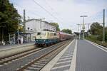 111 174-9 mit dem RE3-Ersatzzug im Bahnhof Kamen (14.09.2021)