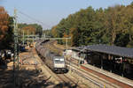 (6)186 264 passiert die S-Bahn-Station Berlin-Wilhelmshagen.