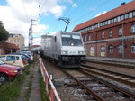 CTL Logistic 186 266 mit einem Kesselzug nach Stendell,am 07.Juli 2016,bei der Einfahrt in Stralsund.
