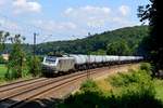 Mit einem Kerosin-Zug zum Münchner Flughafen konnte am Nachmittag des 30. Juni 2015 die für CTL Logistics fahrende Akiem 37031 bei Treuchtlingen fotografiert werden.