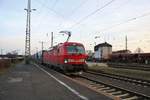 DB Cargo 193 314-2 am 02.03.19 in Hanau Hbf mit einen KLV Zug