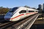 412 037 (0812 037-1) fährt am 10.11.2019 als ICE882 von München Hauptbahnhof nach Hamburg-Altona in Hamburg Dammtor ein.