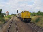 203 310 8 bei der Durchfahrt in Dodendorf an der Strecke Halberstadt - Magdeburg am 29.07.2013 