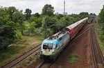 182 002 ist am 19.6.2016 mit einem RE1 (RE18183) von Brandenburg Hauptbahnhof nach Berlin Ostbahnhof unterwegs.