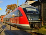Die Erzgebirgbahn hilft momentan der PRESS mit ihrem Desiro 642 129 aus,da der Stammtriebwagen 650 032 momentan nicht einsatzfähig ist.Am 22.Oktober 2020 fotografierte ich den 642 629 in Bergen/Rügen.