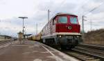232 550-4 ist mit einem langen Bauzug in Eichenberg eingefahren. Aufgenommen am 23.03.2014.