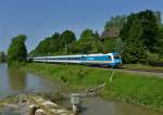 183 002 mit einem ALX nach Prag am 08.06.2013 bei Moosburg.