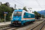 183 005 war am 14. September 2013 im Chiemgau unterwegs, hier im Bahnhof von Prien.