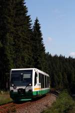 654 032 (VT32) als VBG20813 Zwickau - Graslitz (- Falkenau) zwischen Muldenberg und Schneck, 26.7.011.